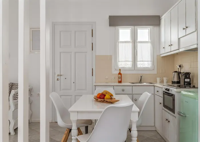 Ξενοδοχείο με διαμερίσματα Aeolos Thalia 3*